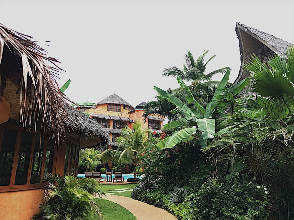 Coco Grove Resort 