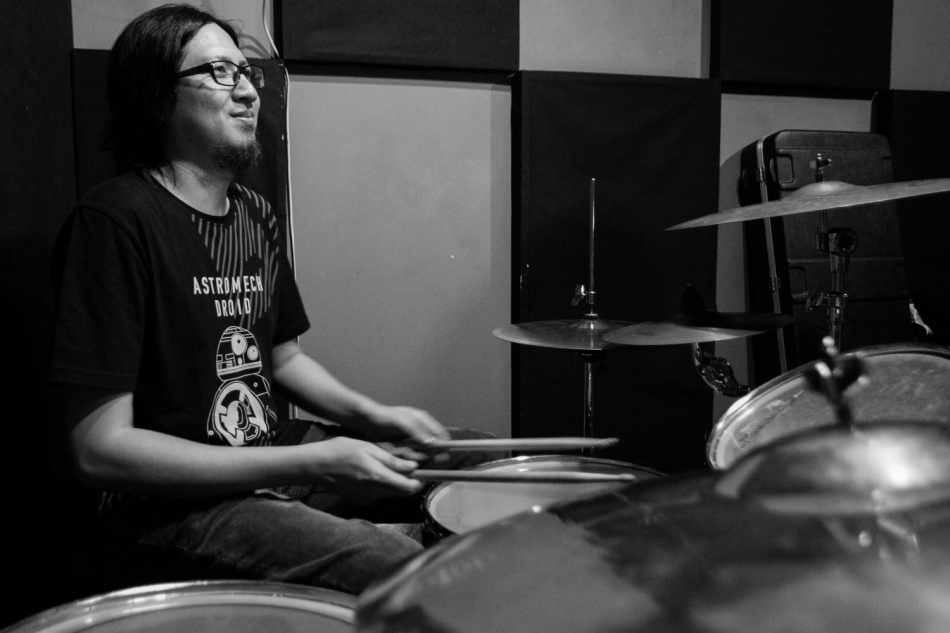 Julius Sanvictores, drums